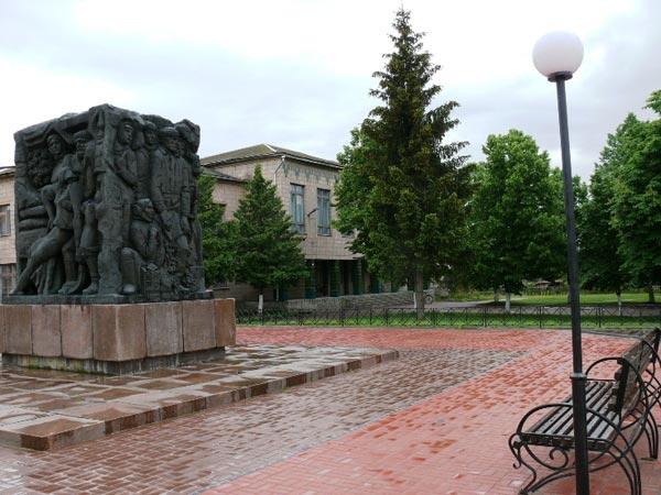 Меморіал на честь опору населення фашистам, м. Корюківка
